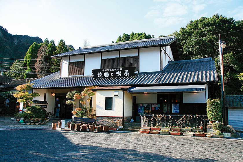 伊万里鍋島焼会館